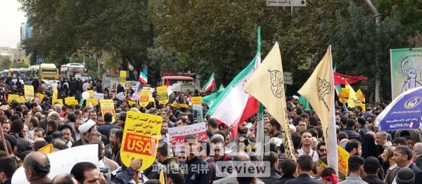 4일(현지시간) 이란 수도 테헤란에서 미 대사관 점거 40주년을 기념하는 반미 집회가 대규모로 열렸다./사진=연합뉴스