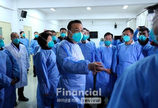 중국 내 우한 폐렴 확산이 점점 악화하는 가운데 리커창 중국 총리가 직접 신종 코로나바이러스 발생지인 우한을 찾았다고 27일 밝혔다./사진=연합뉴스